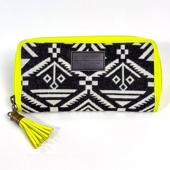 EUC Rip Curl Bonita Tribal Print Wallet Full Size Zip Closure Tassel Pull 🌿✨ - Picture 1 of 9